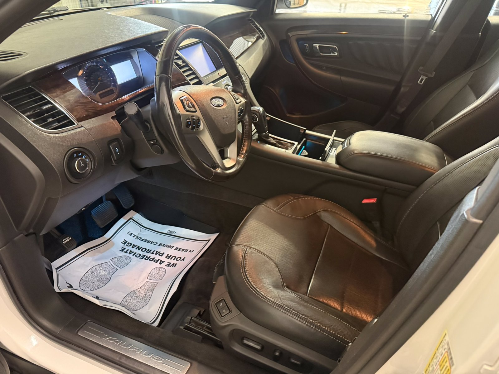 Used 2013 Ford Taurus Limited FWD image 20