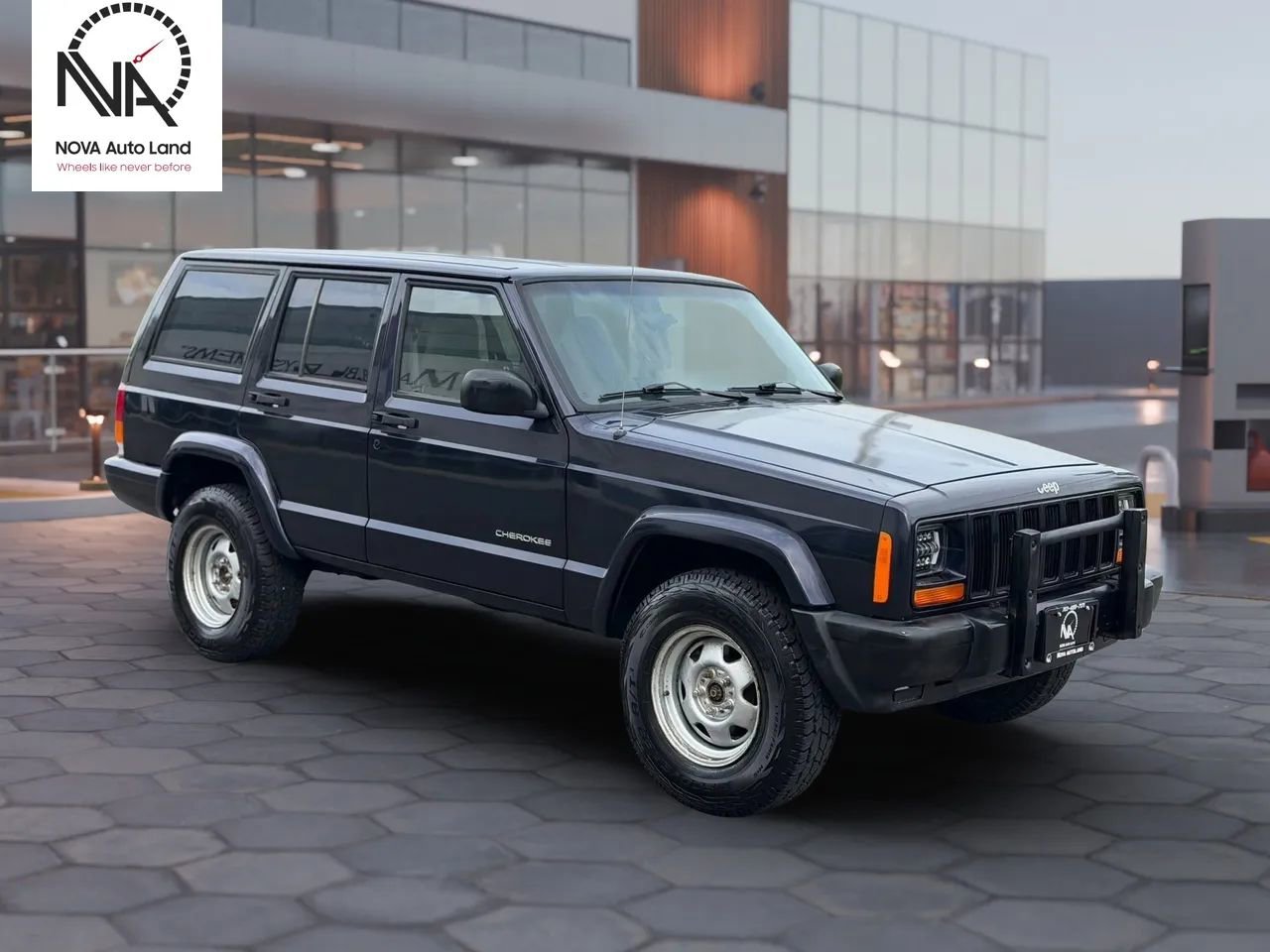 Used 1999 Jeep Cherokee Sport RWD image 2
