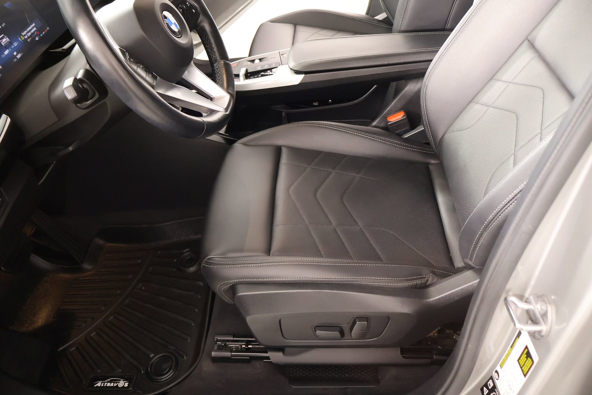 Used 2024 BMW X1 xDrive28i image 11