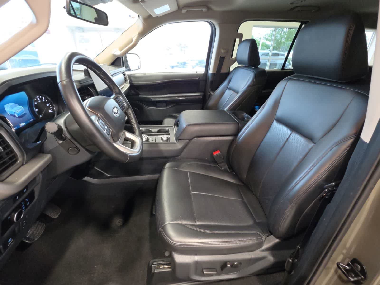 Used 2024 Ford Expedition XLT AWD/4WD image 15