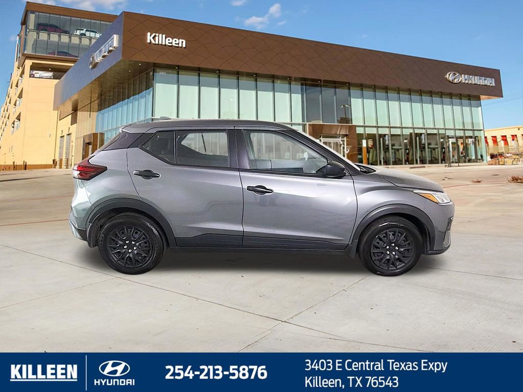 Used 2025 Nissan Kicks Play S FWD image 9