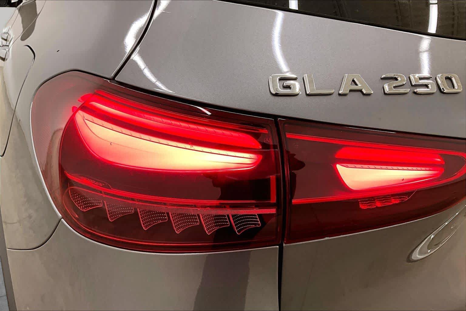 Certified 2025 Mercedes-Benz GLA 250 4MATIC image 28