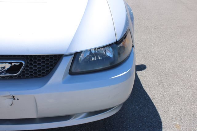 Used 2004 Ford Mustang Convertible RWD image 27