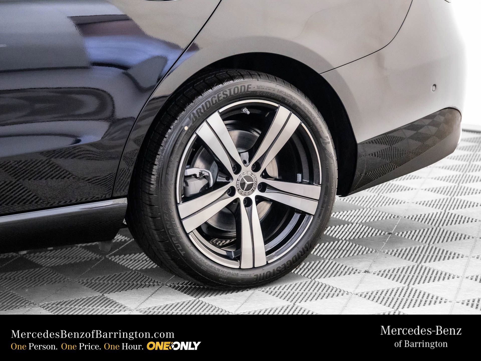 New 2026 Mercedes-Benz C 300 4MATIC Sedan image 35