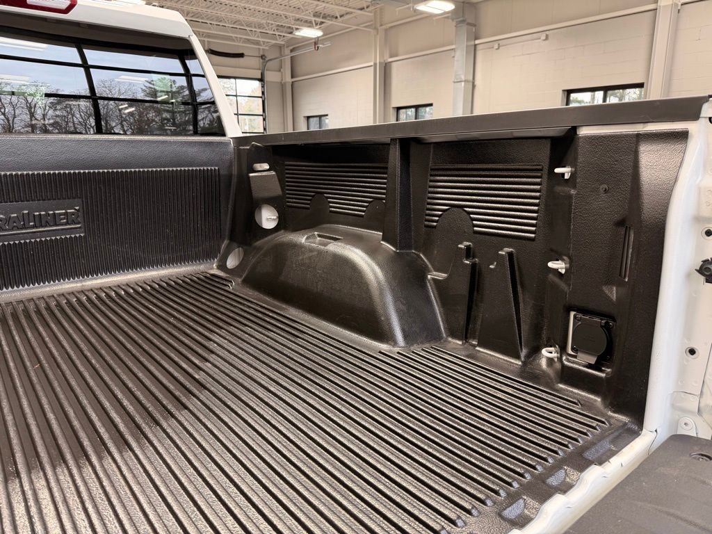 Used 2025 Chevrolet Silverado 1500 LT image 10