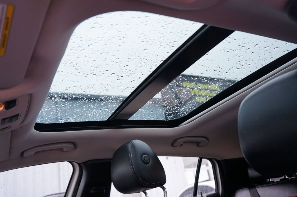 Used 2018 INFINITI QX30 Premium w/ Technology Package image 24