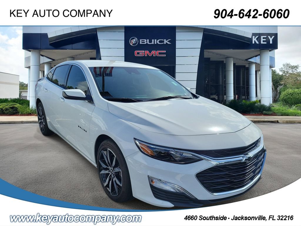 Used 2023 Chevrolet Malibu RS FWD image 1