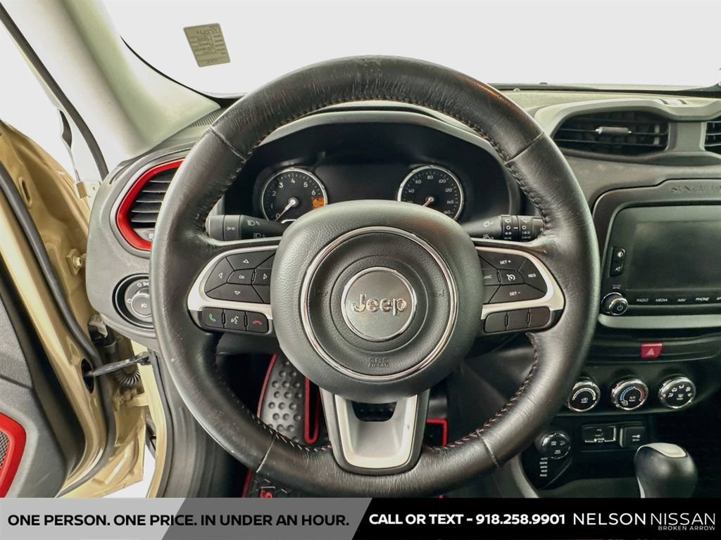Used 2016 Jeep Renegade Trailhawk AWD/4WD image 11