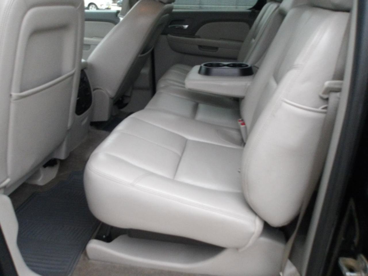 Used 2013 Chevrolet Avalanche LT w/ Suspension Package, Off-Road image 16