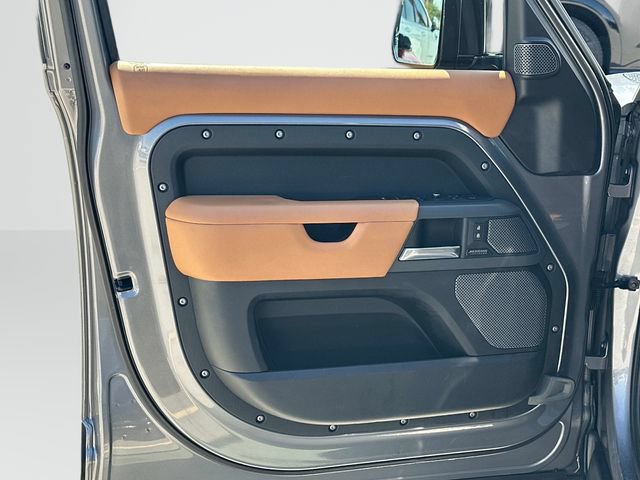 Used 2021 Land Rover Defender 110 X AWD/4WD image 13