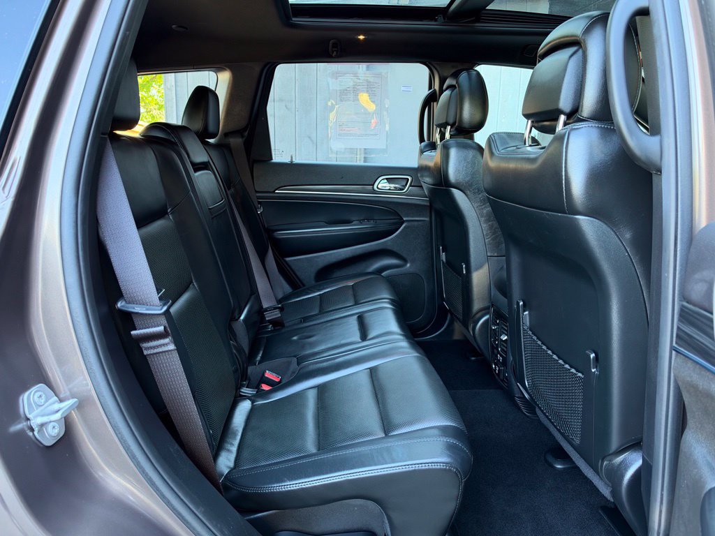 Used 2019 Jeep Grand Cherokee Limited w/ Luxury Group II AWD/4WD image 19