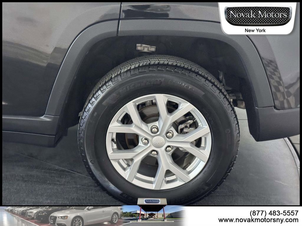 Used 2023 Jeep Grand Cherokee Limited image 6