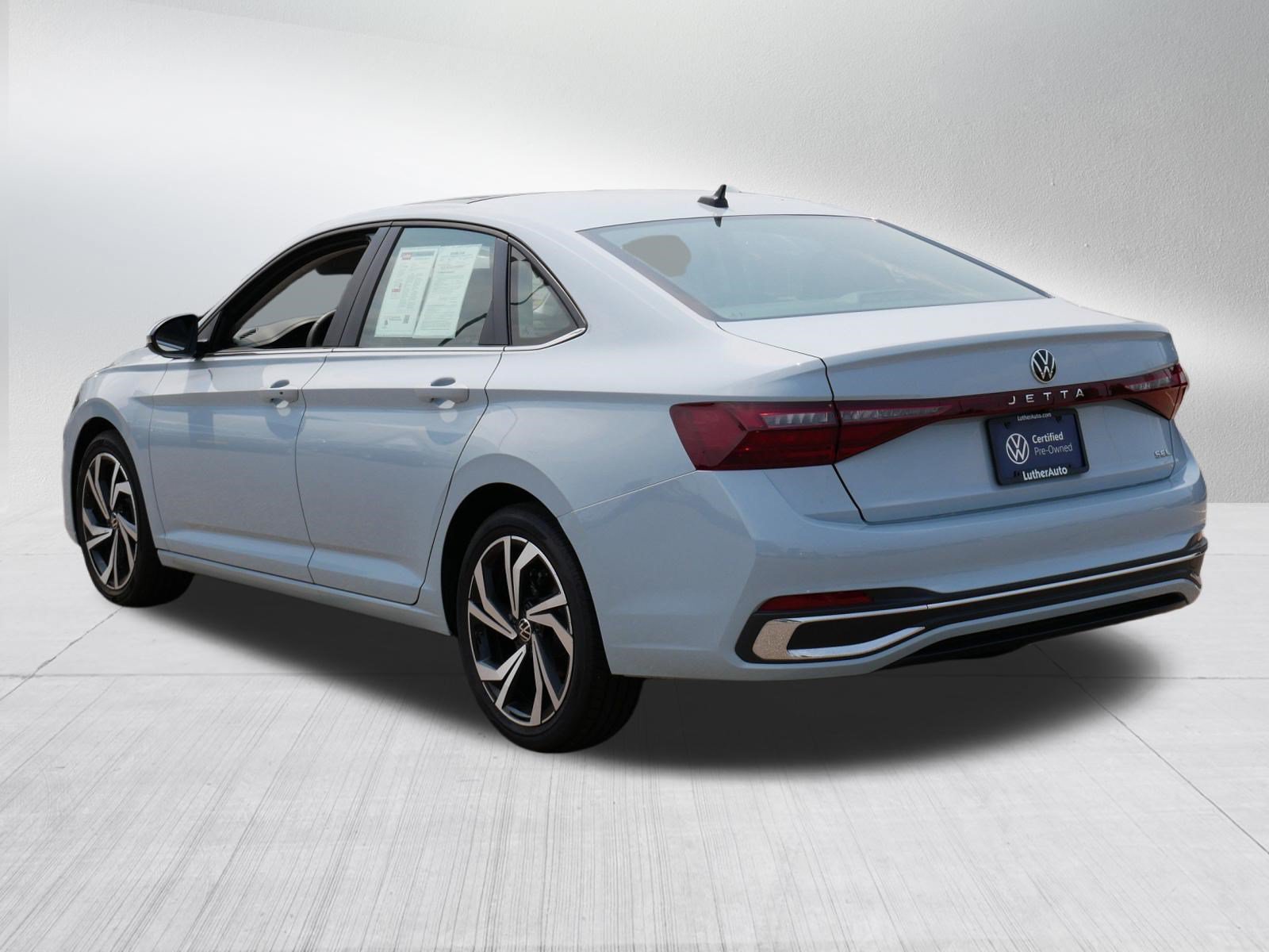 Used 2026 Volkswagen Jetta SEL FWD image 5