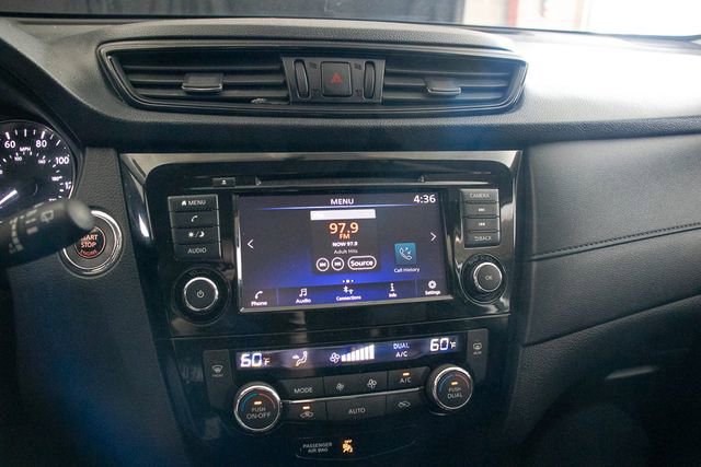 Used 2018 Nissan Rogue SV image 33