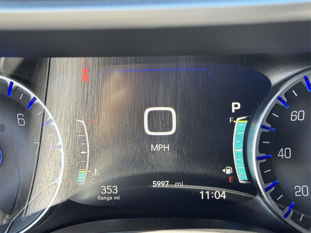 Used 2025 Chrysler Pacifica Select image 24