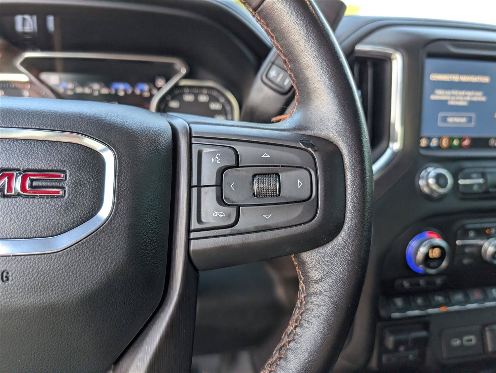 Used 2021 GMC Sierra 2500 AT4 w/ AT4 Premium Plus Package AWD/4WD image 27