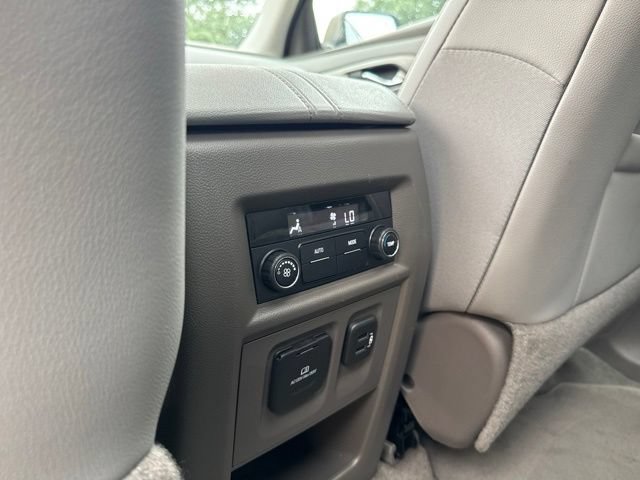 Used 2018 Chevrolet Traverse LT FWD image 25