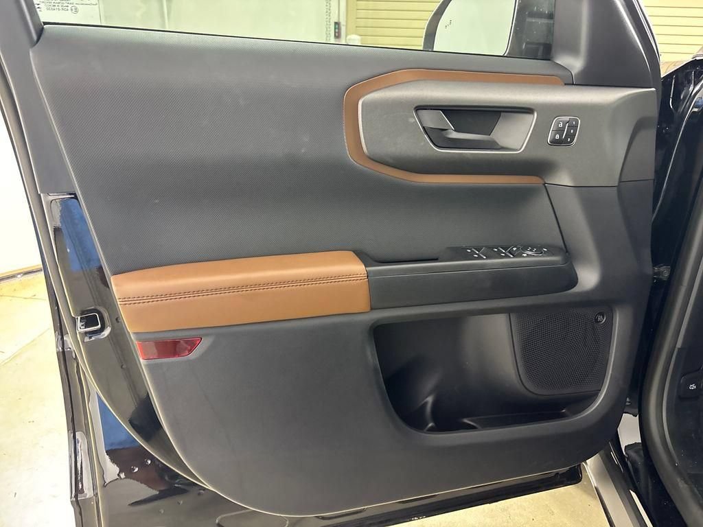 Used 2025 Ford Bronco Sport Outer Banks w/ Outer Banks Tech Package+ AWD/4WD image 27