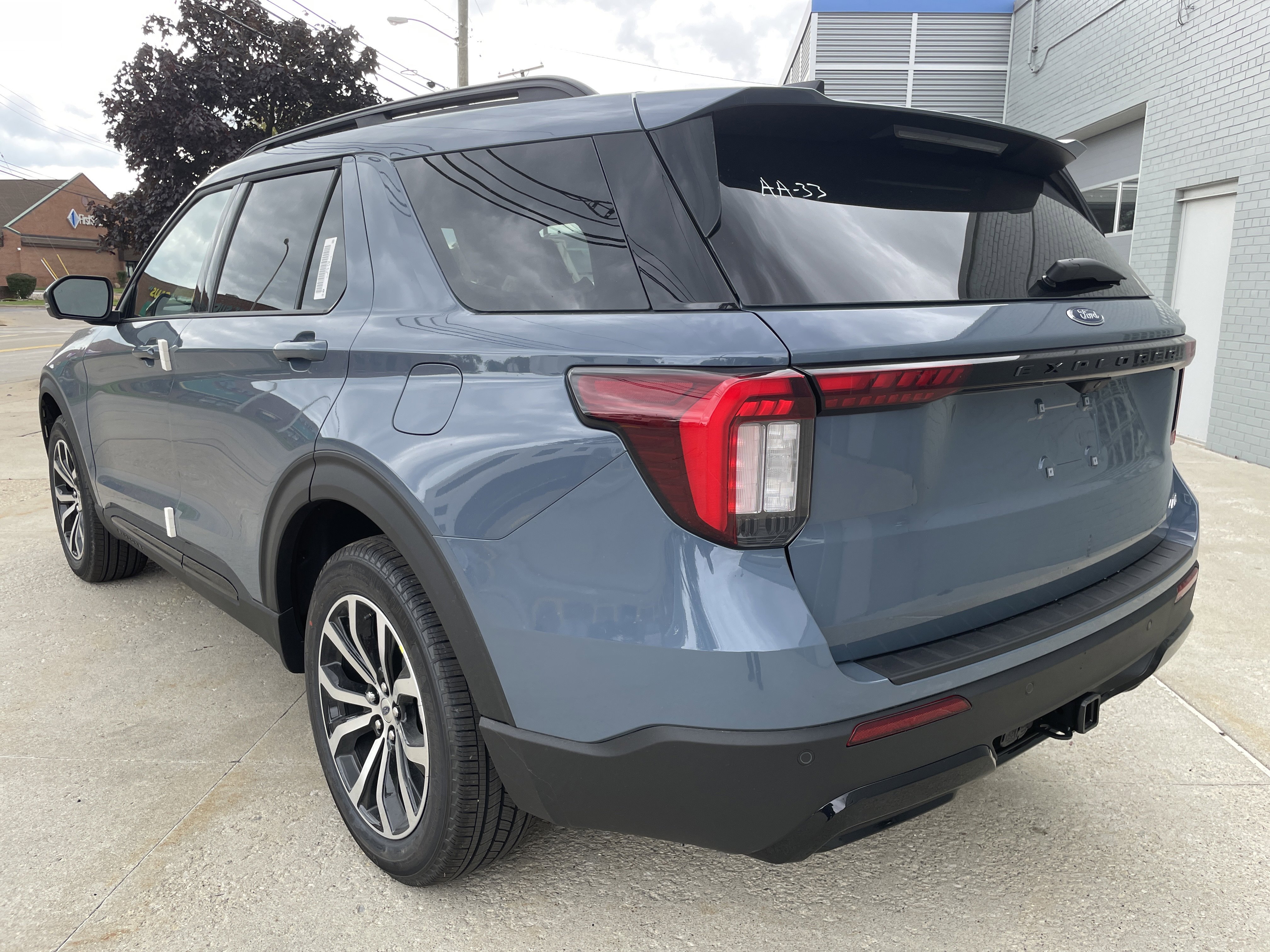 New 2026 Ford Explorer ST-Line image 7