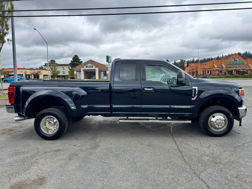 Used 2021 Ford F350 XLT w/ XLT Premium Package AWD/4WD image 8