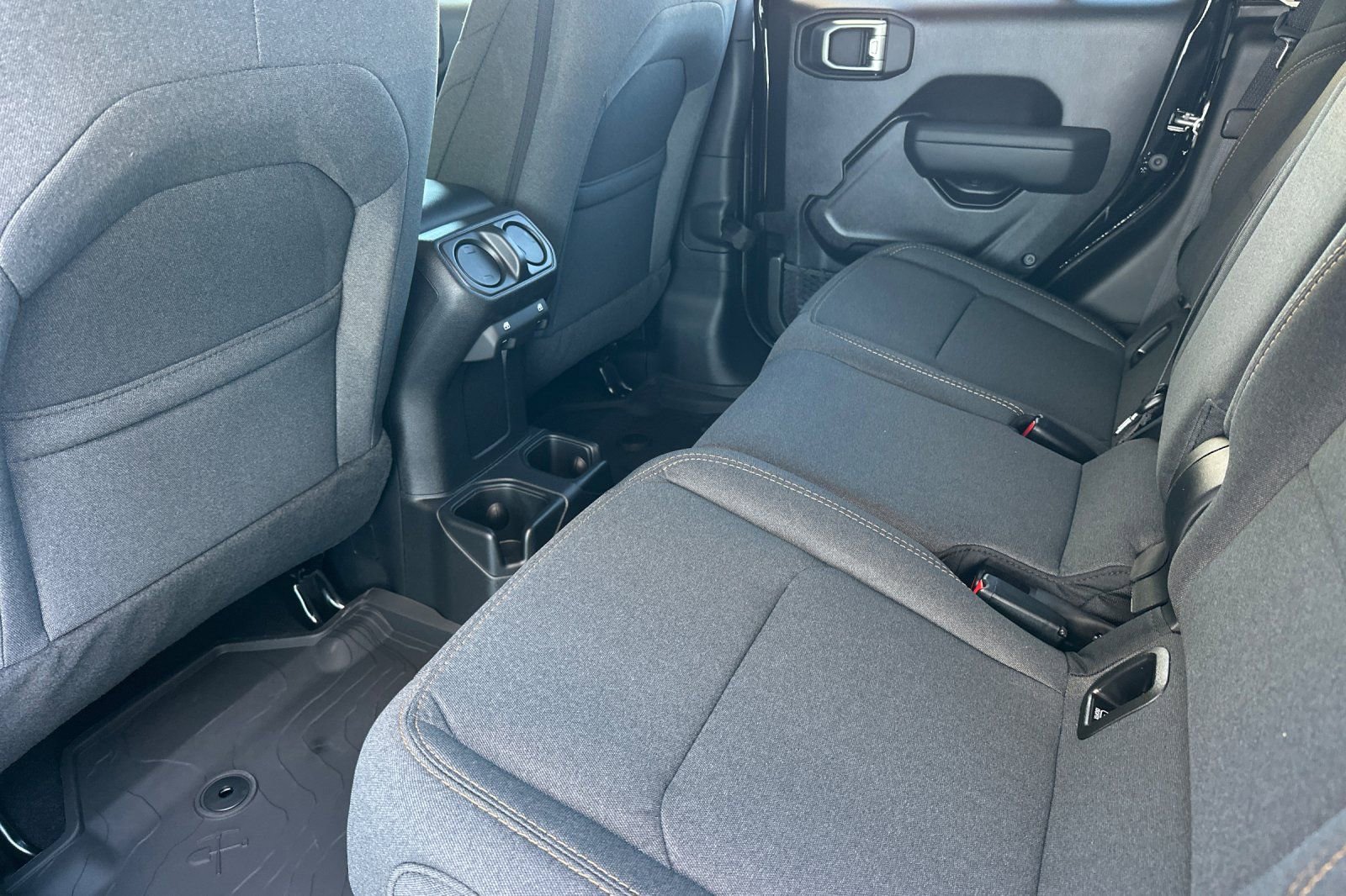 New 2026 Jeep Gladiator Sport AWD/4WD image 13