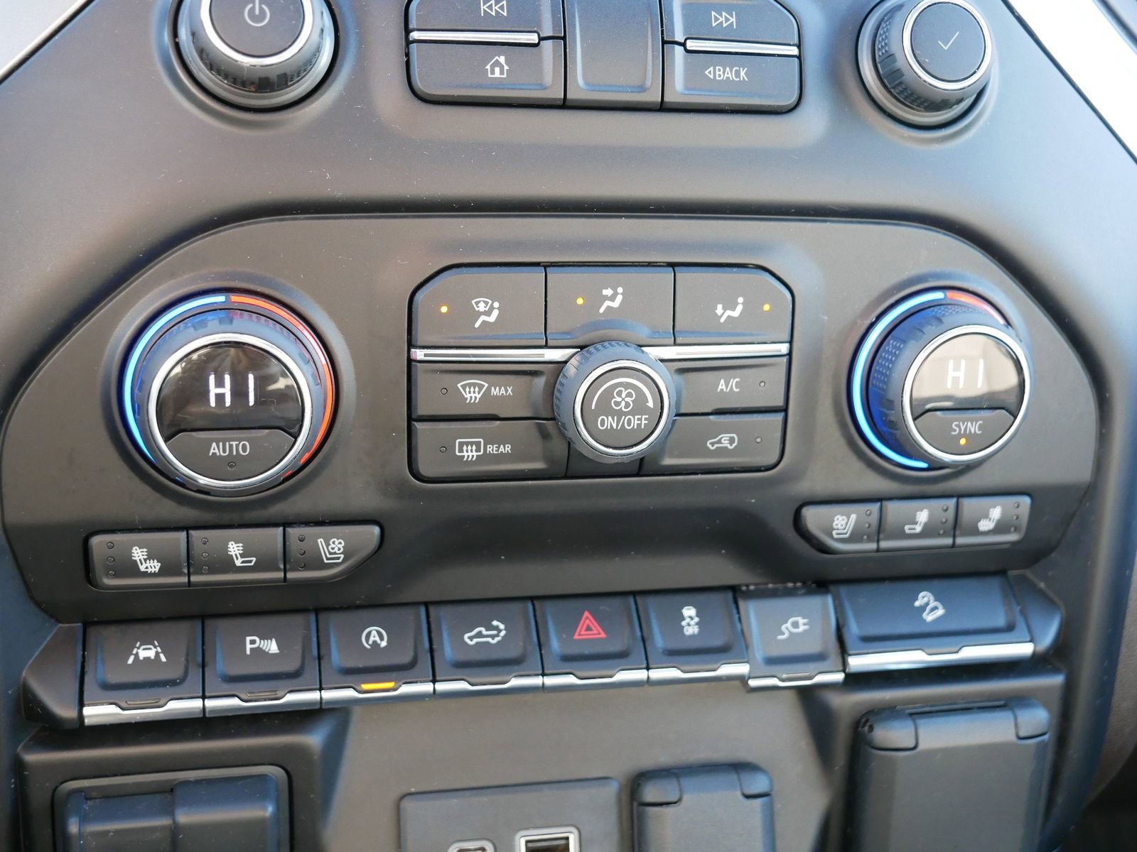 Used 2021 Chevrolet Silverado 1500 LTZ w/ LTZ Premium Package image 26