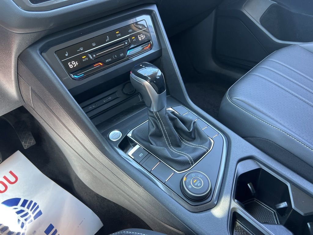 Used 2022 Volkswagen Tiguan SE AWD/4WD image 19