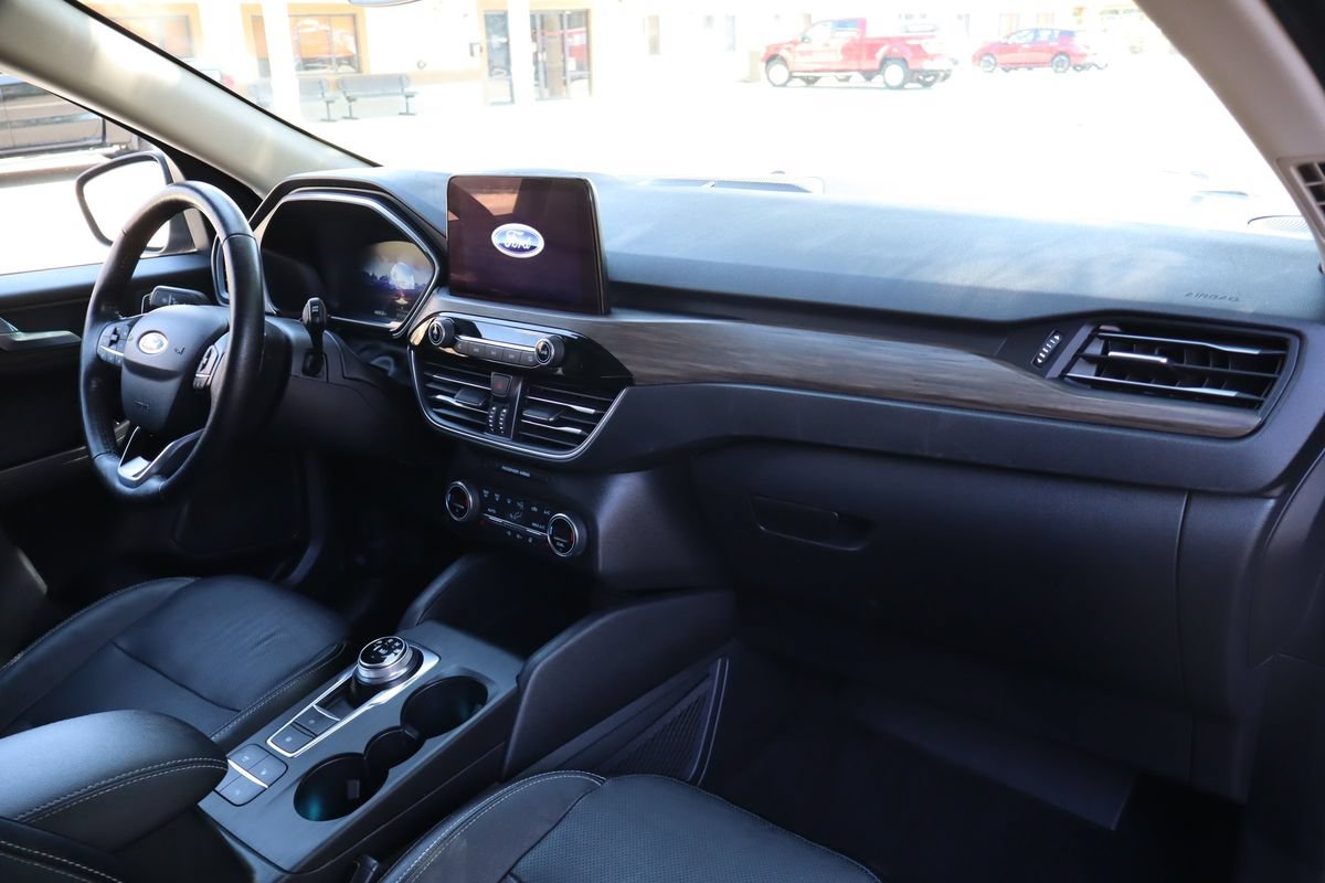 Used 2020 Ford Escape Titanium AWD/4WD image 17