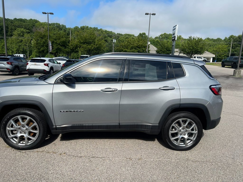 Used 2022 Jeep Compass Latitude image 8