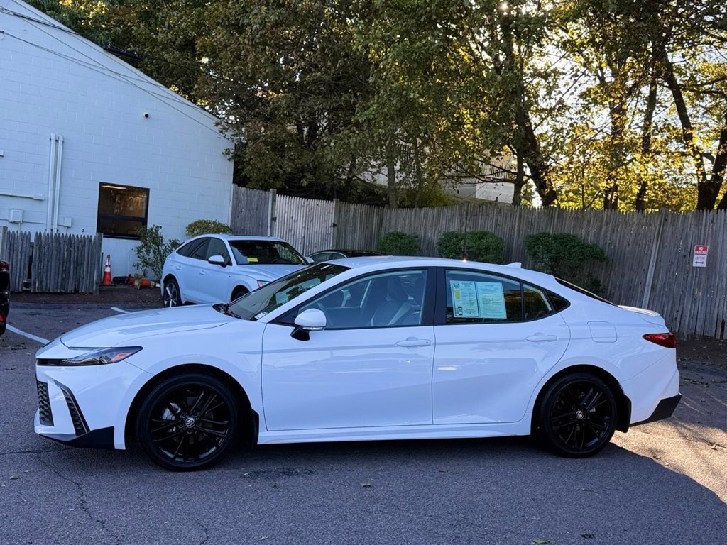Used 2026 Toyota Camry SE w/ Convenience Package FWD image 3