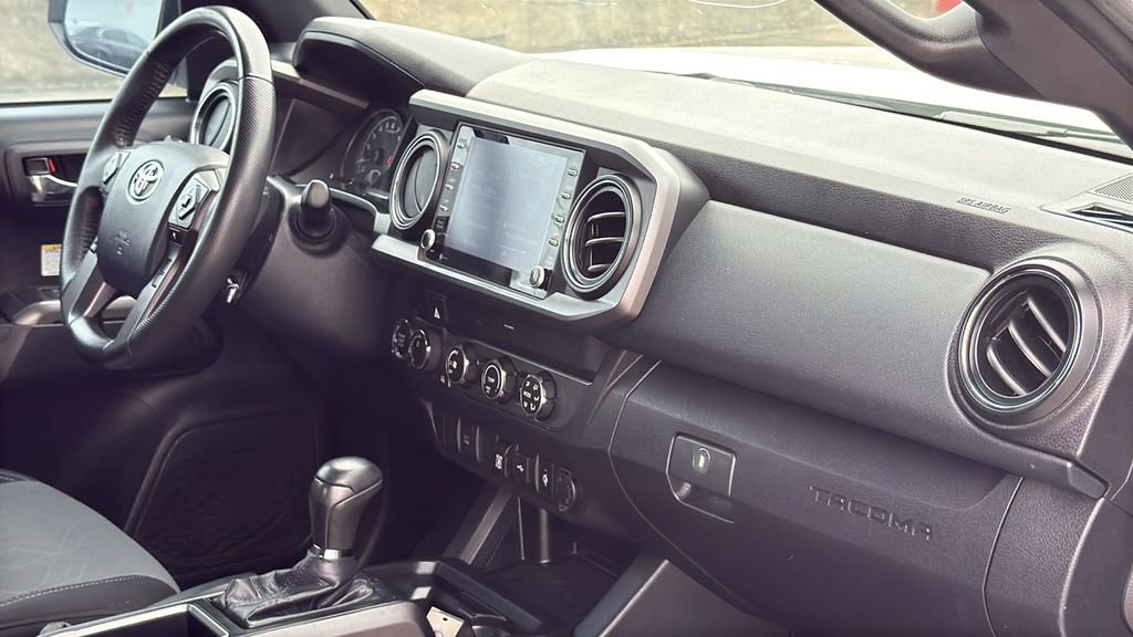 Used 2020 Toyota Tacoma TRD Off-Road AWD/4WD image 29