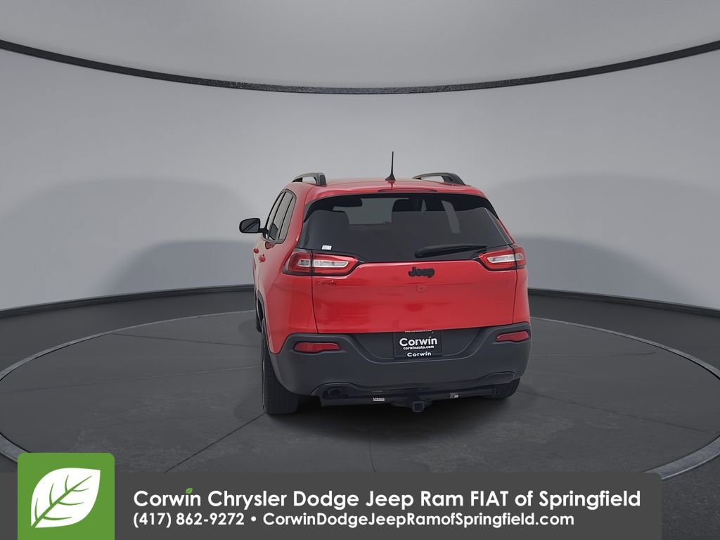 Certified 2018 Jeep Cherokee Latitude w/ Altitude Package FWD image 12
