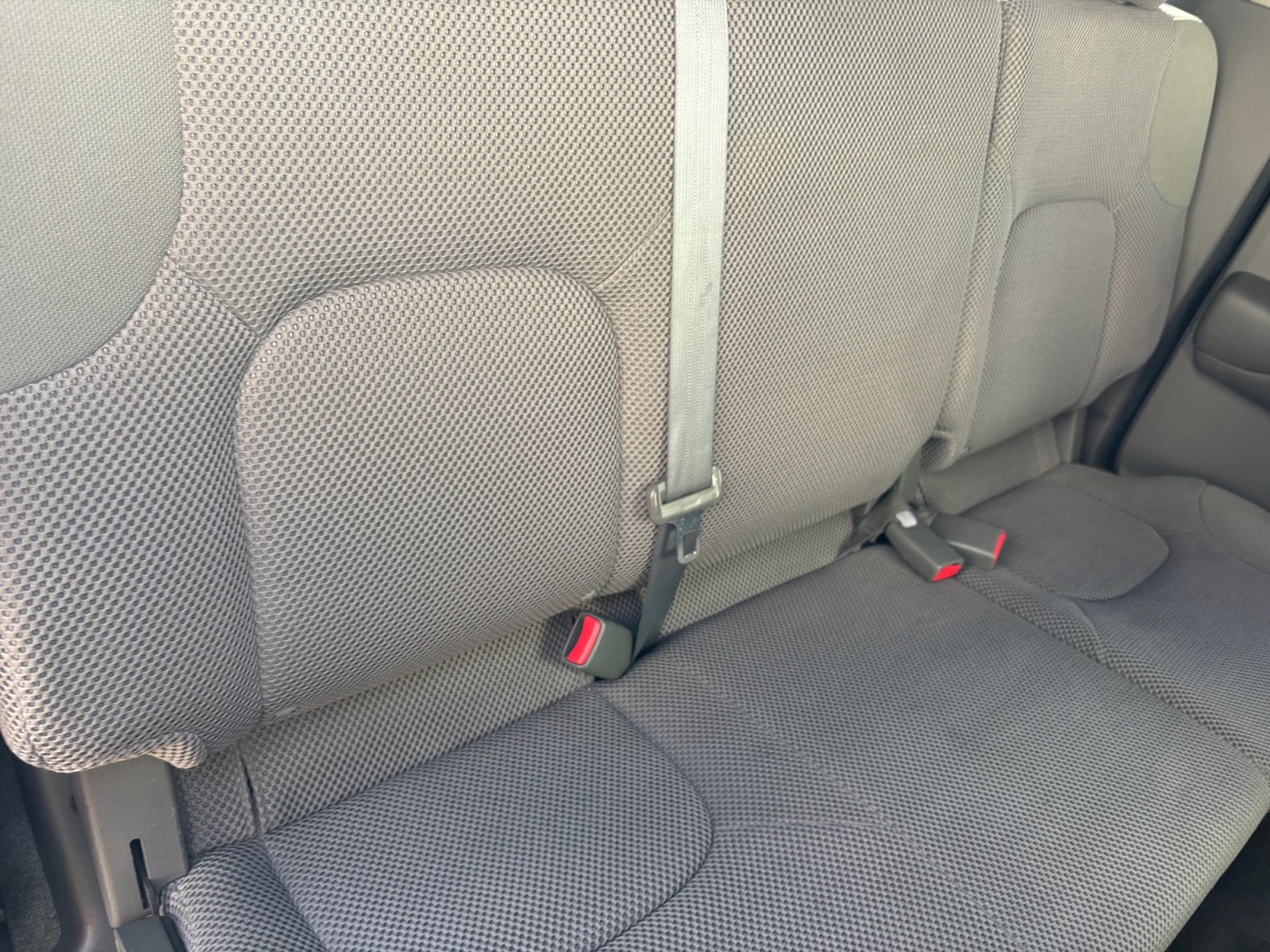 Used 2016 Nissan Frontier SV image 18