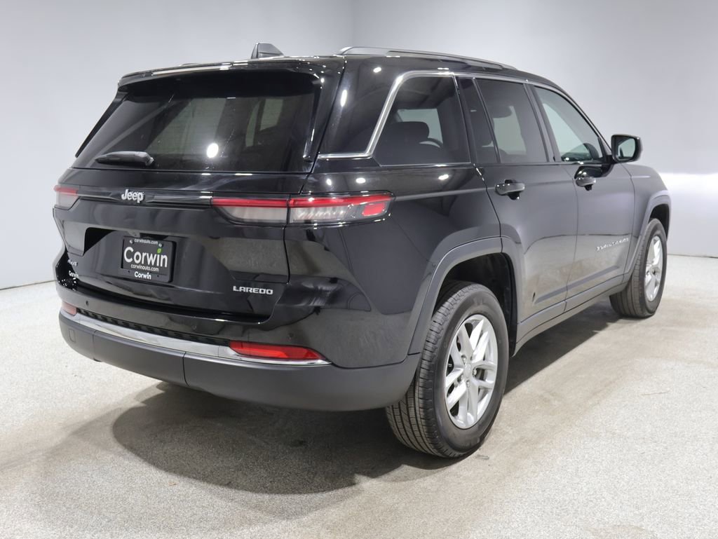 Certified 2023 Jeep Grand Cherokee Laredo w/ Trailer Tow Prep Group (B) AWD/4WD image 3