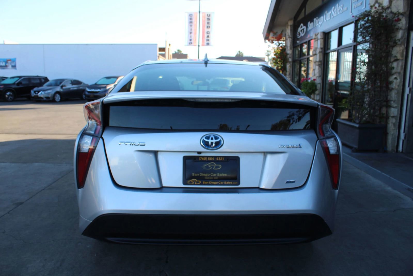 Used 2017 Toyota Prius Four FWD image 4