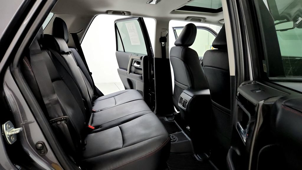 Certified 2023 Toyota 4Runner TRD Off-Road Premium w/ Moonroof Package AWD/4WD image 17