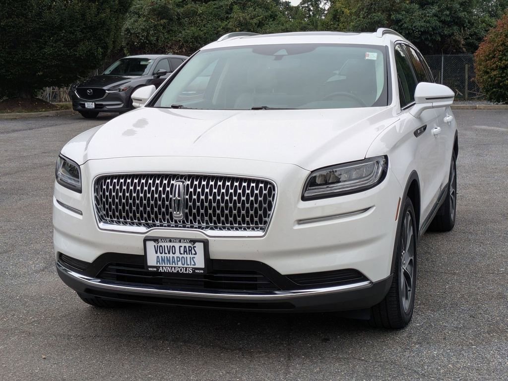 Used 2023 Lincoln Nautilus Reserve w/ Luxury Package image 3