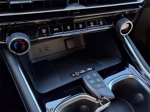 New 2026 Chevrolet Traverse LT w/ Sun and Wheel Package image 10