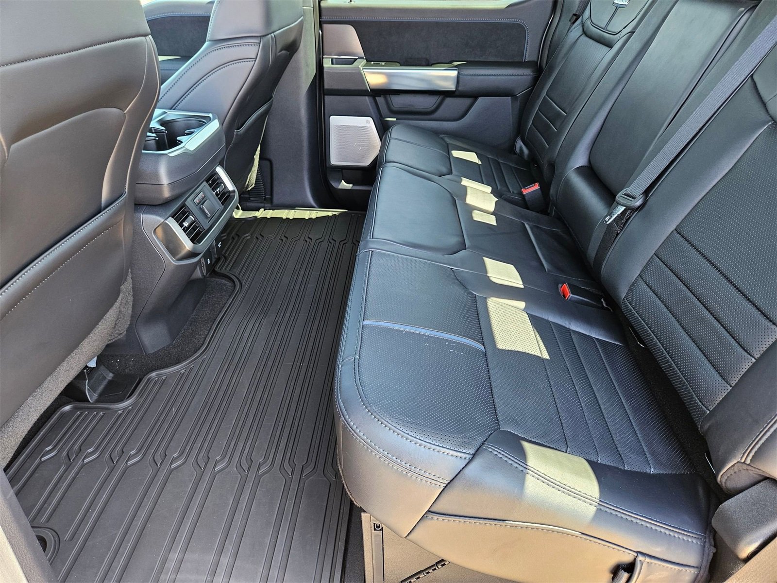 New 2025 Ford F150 Platinum w/ Equipment Group 702A High image 21