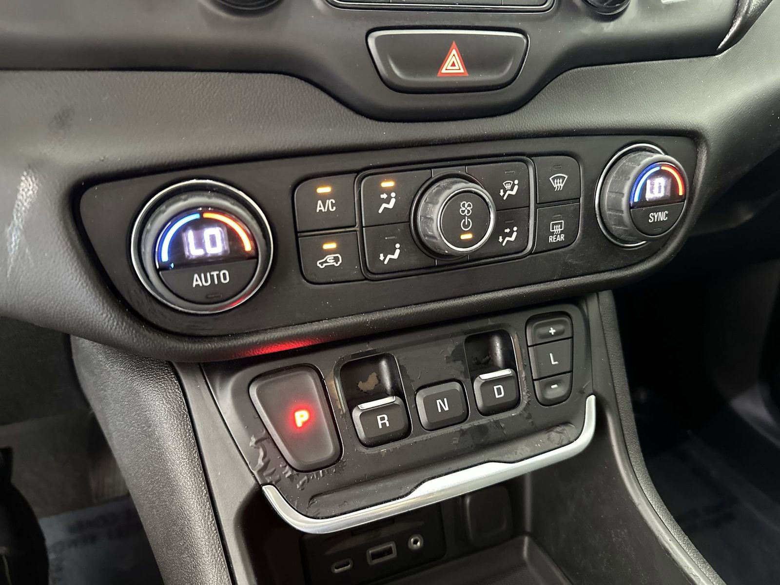 Used 2018 GMC Terrain Denali w/ Advanced Safety Package FWD image 19