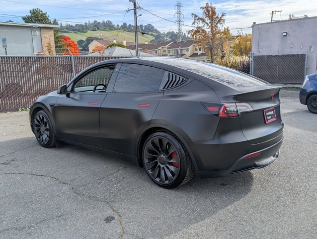 Used 2023 Tesla Model Y Performance image 7