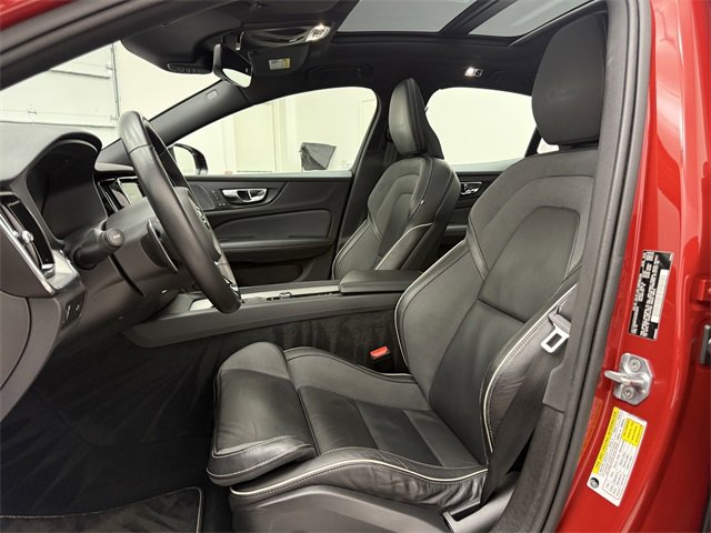 Used 2019 Volvo S60 T5 R-Design image 13