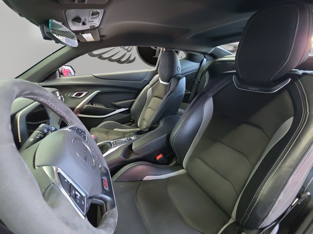 Used 2018 Chevrolet Camaro SS RWD image 10