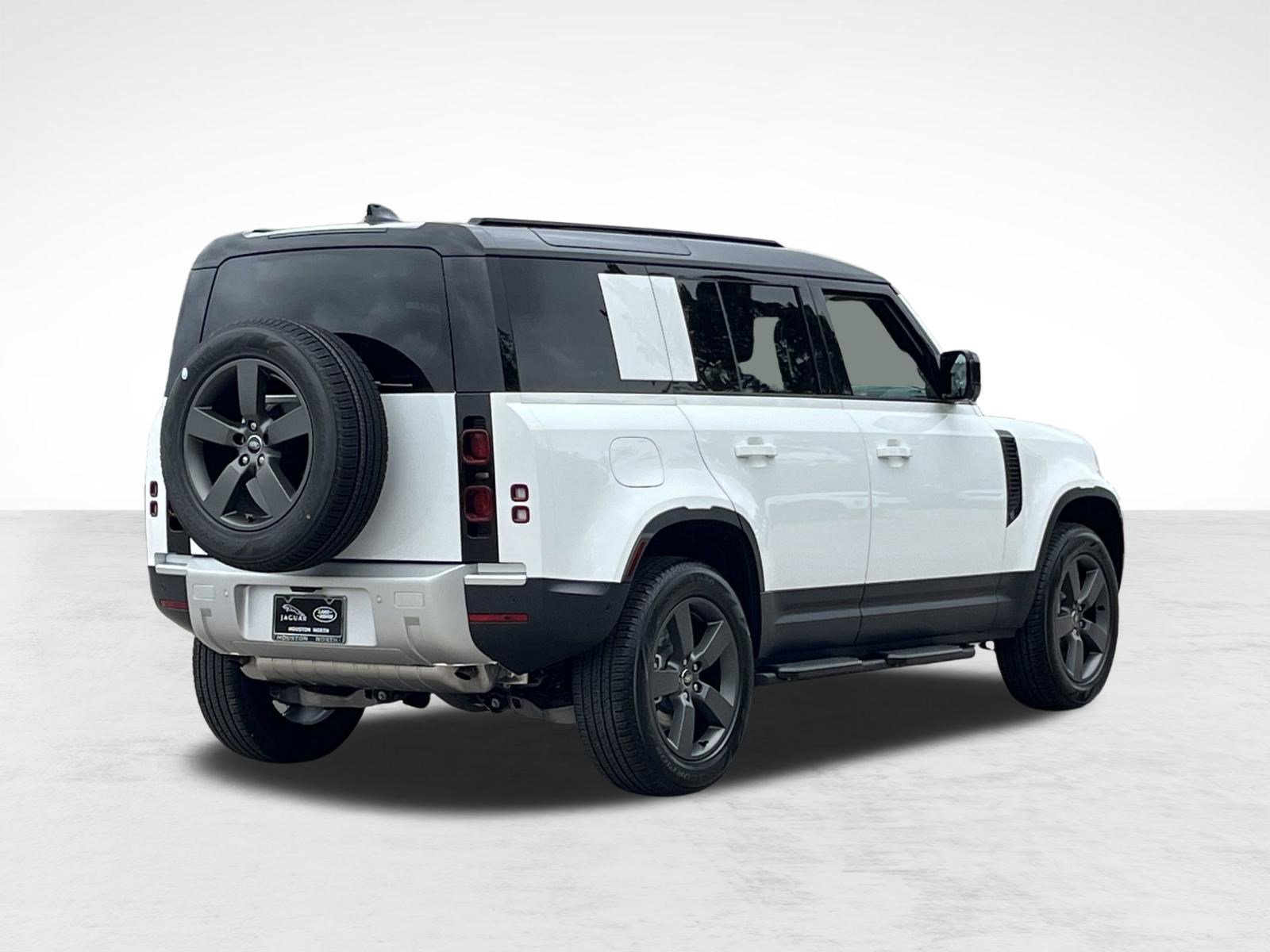 Used 2025 Land Rover Defender 110 S image 8