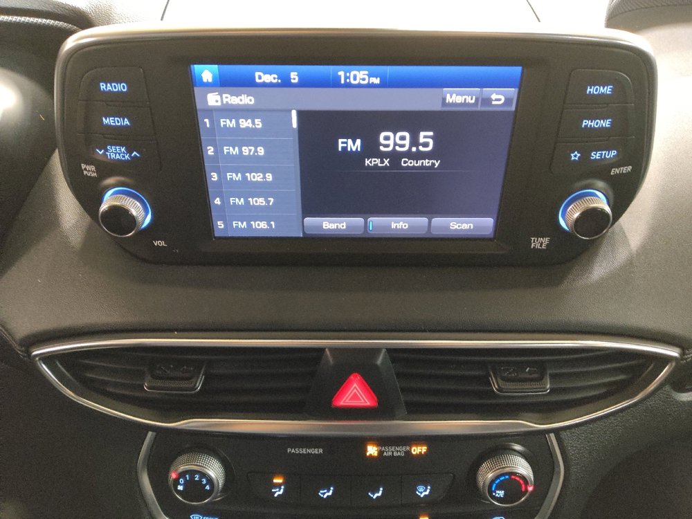 Used 2019 Hyundai Santa Fe SE image 25