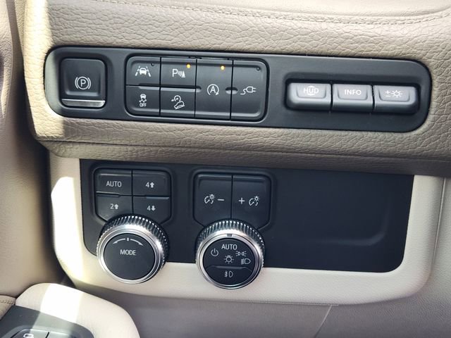 Used 2021 GMC Yukon Denali w/ Denali Premium Package image 23