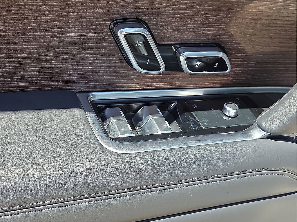 Used 2024 Land Rover Range Rover SE image 20