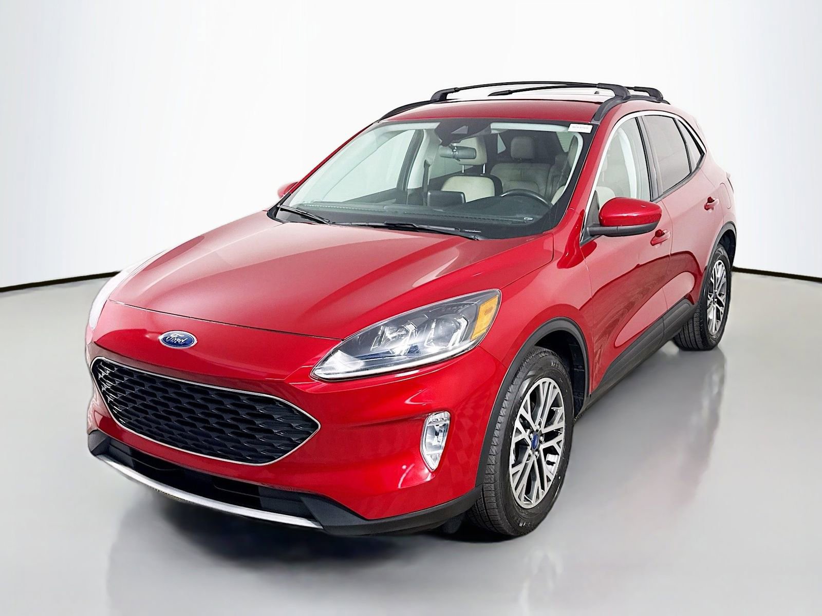 Used 2021 Ford Escape SEL w/ Technology Package AWD/4WD image 3