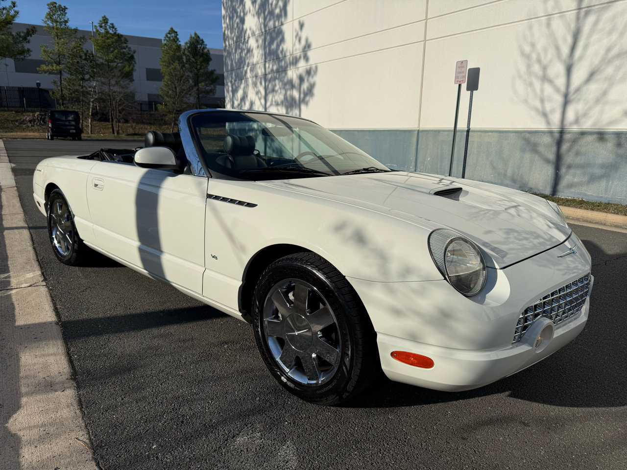 Used 2003 Ford Thunderbird image 8