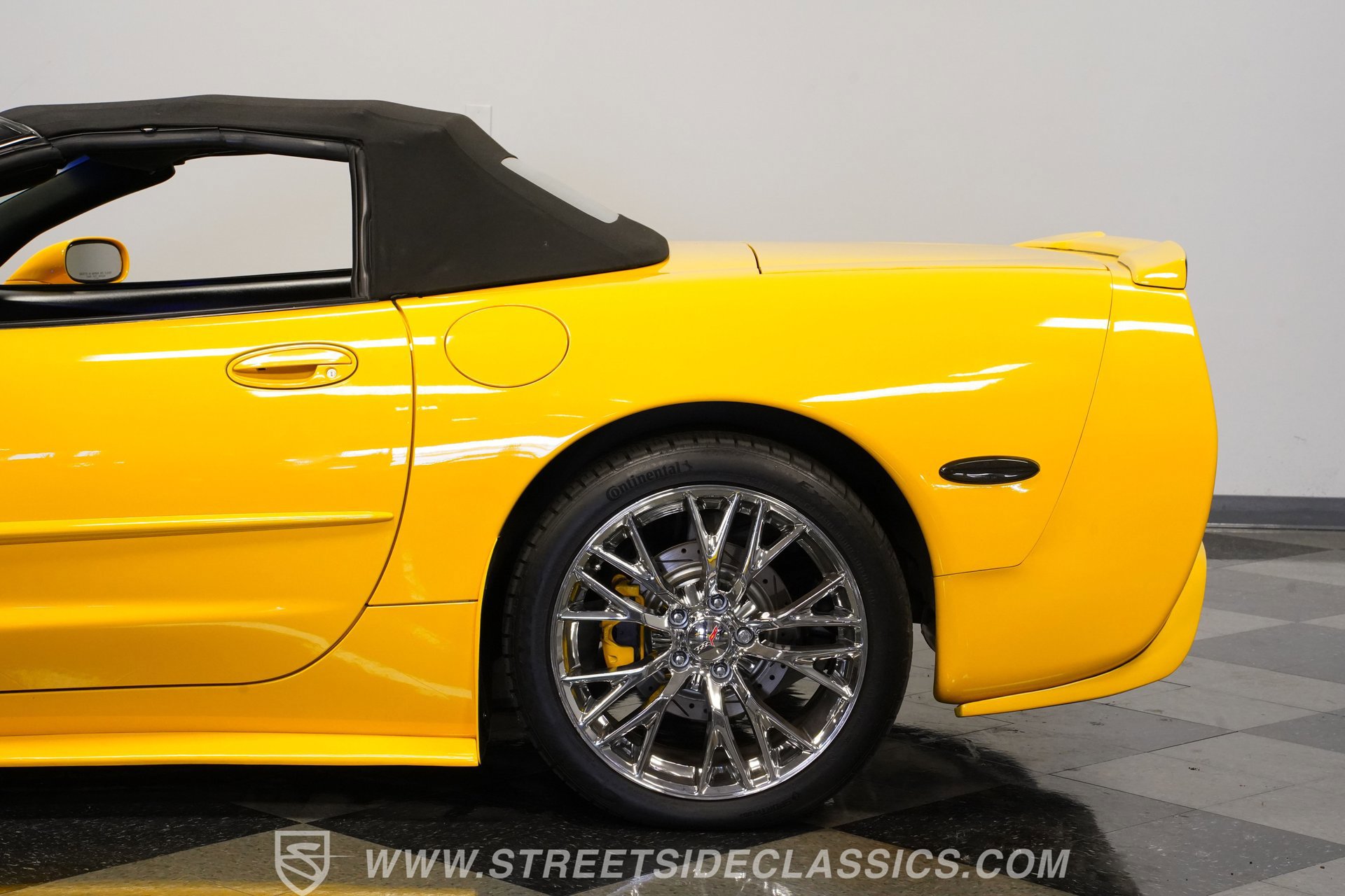 Used 2000 Chevrolet Corvette Convertible w/ Memory Pkg image 24